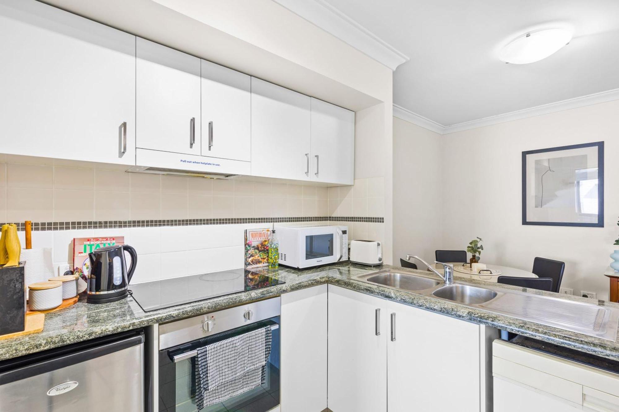 Luxurious Cbd C Kings Park Free Parking *