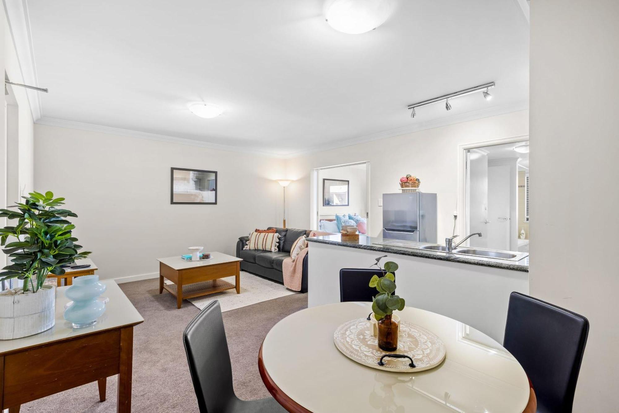 Luxurious Cbd C Kings Park Free Parking *