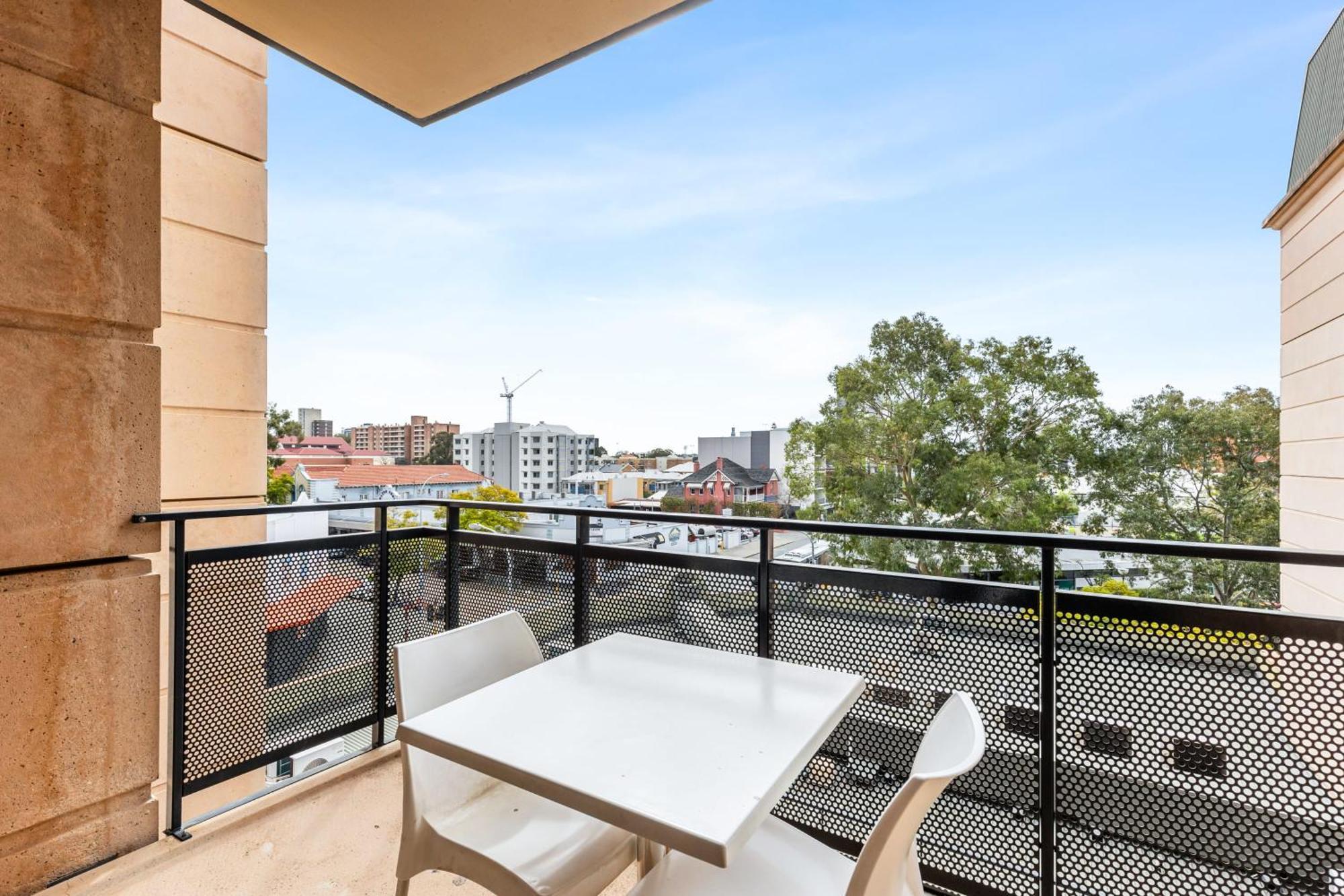 Apartment Hay Street Cbd Close To Swan River Perth
