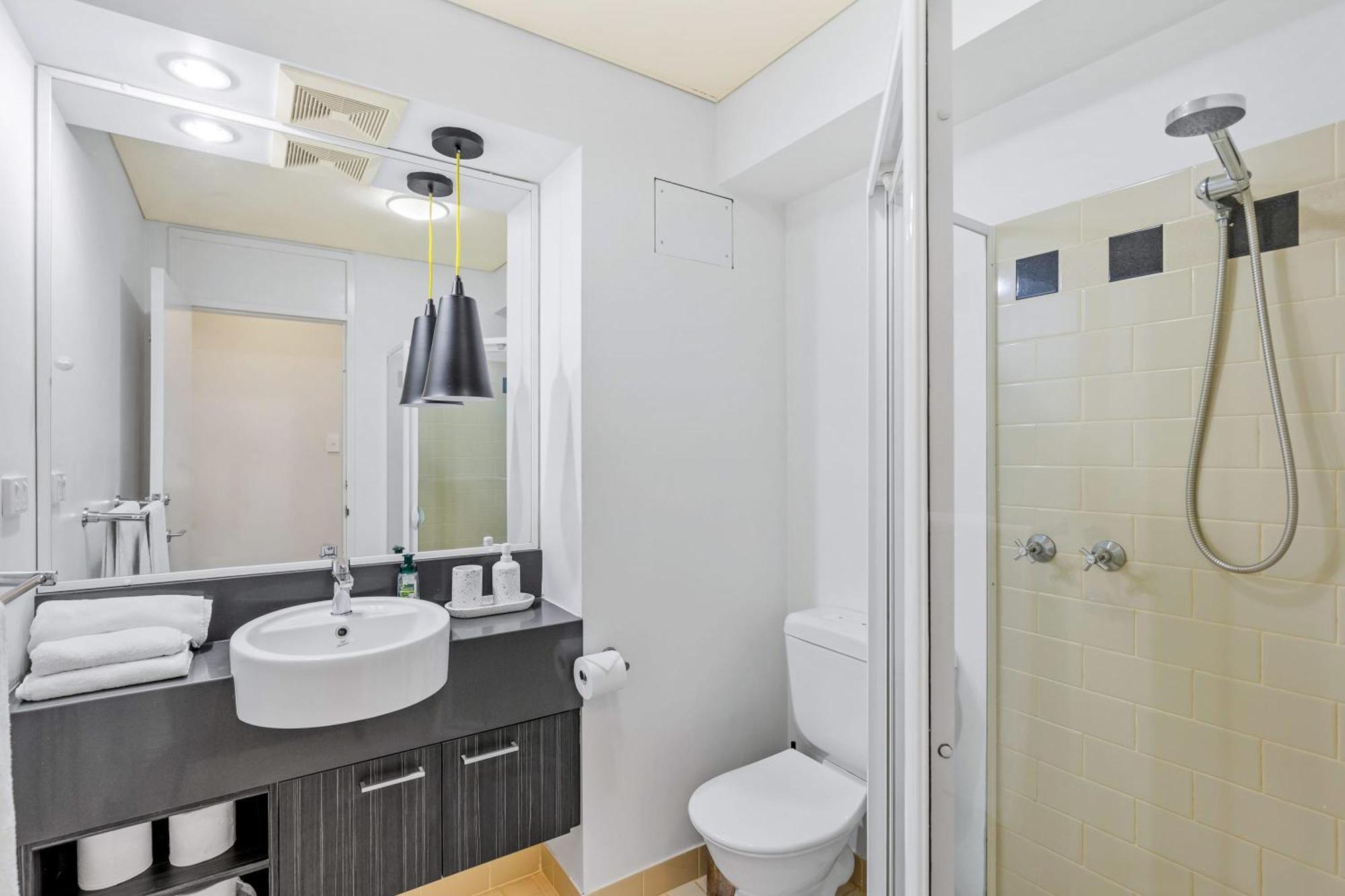 Hay Street Cbd Close To Swan River *
