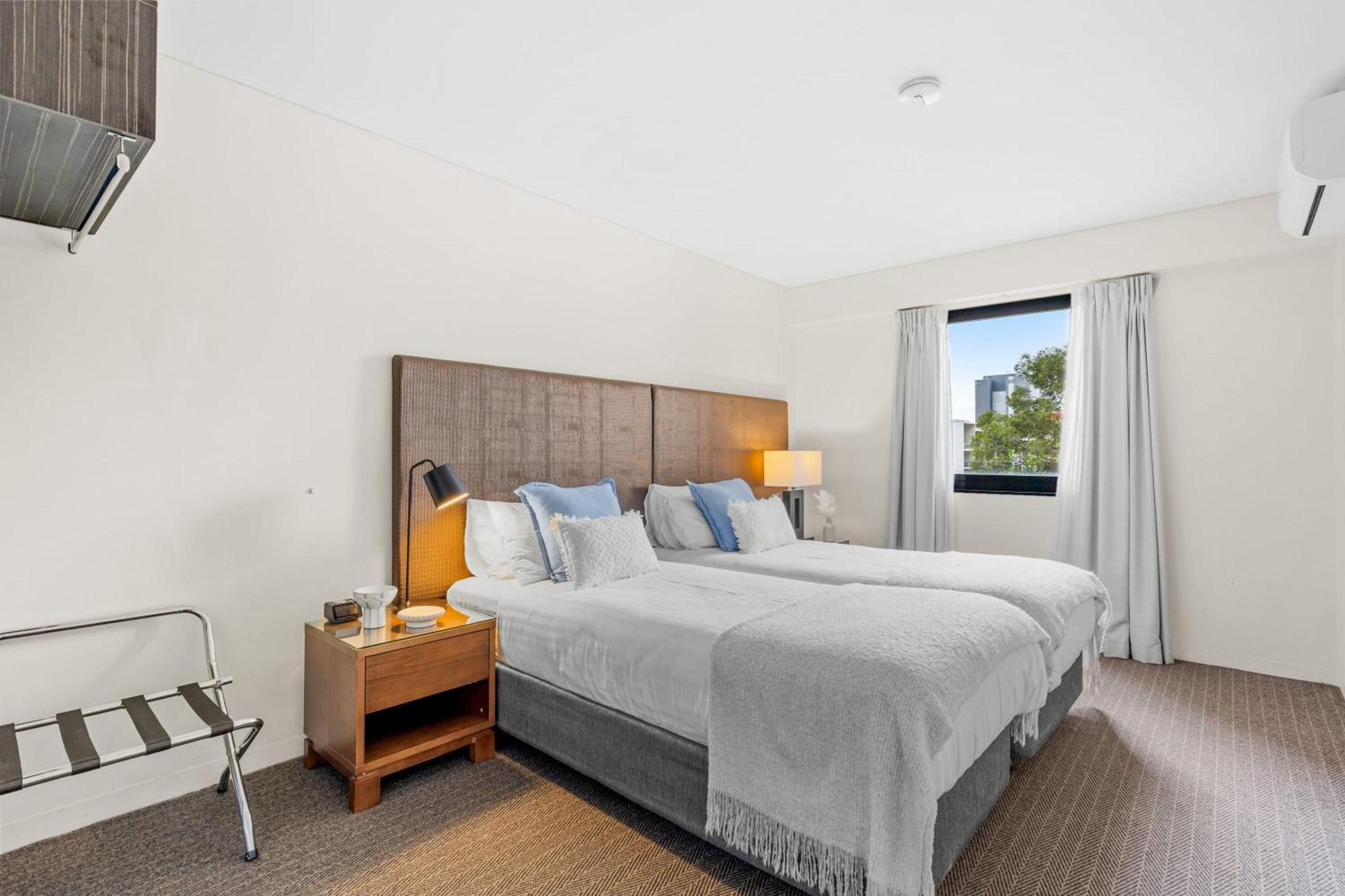 Apartment Hay Street Cbd Close To Swan River *