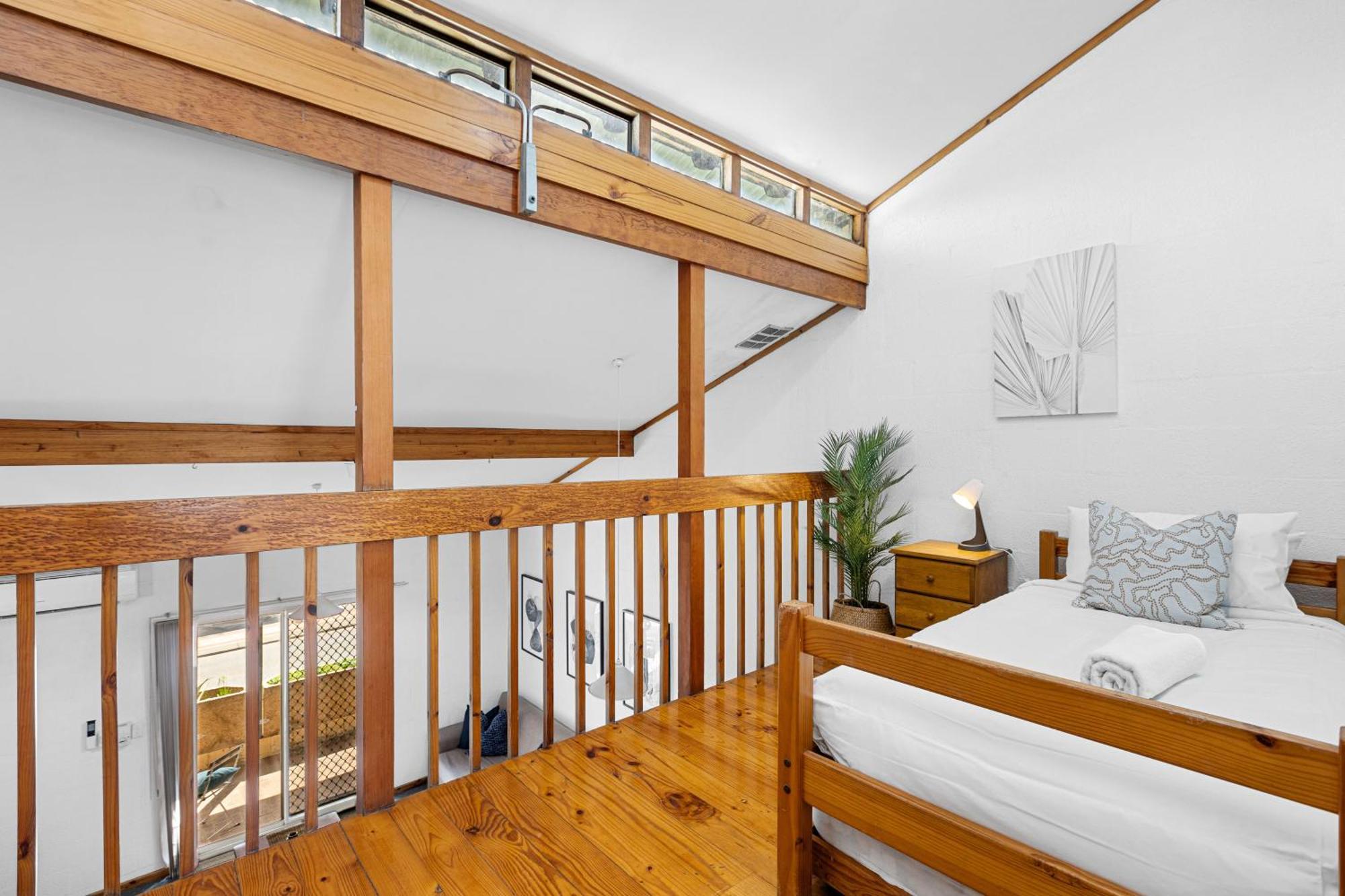 Apartment 10 Cottesloe - Steps From - Sleeps 3-wifi