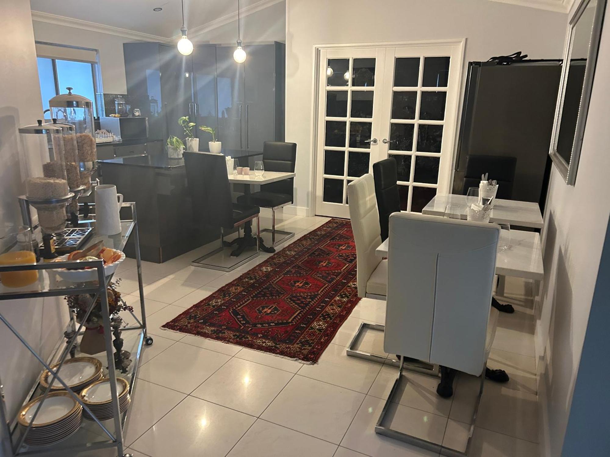 Koombana Retreat Homestay *