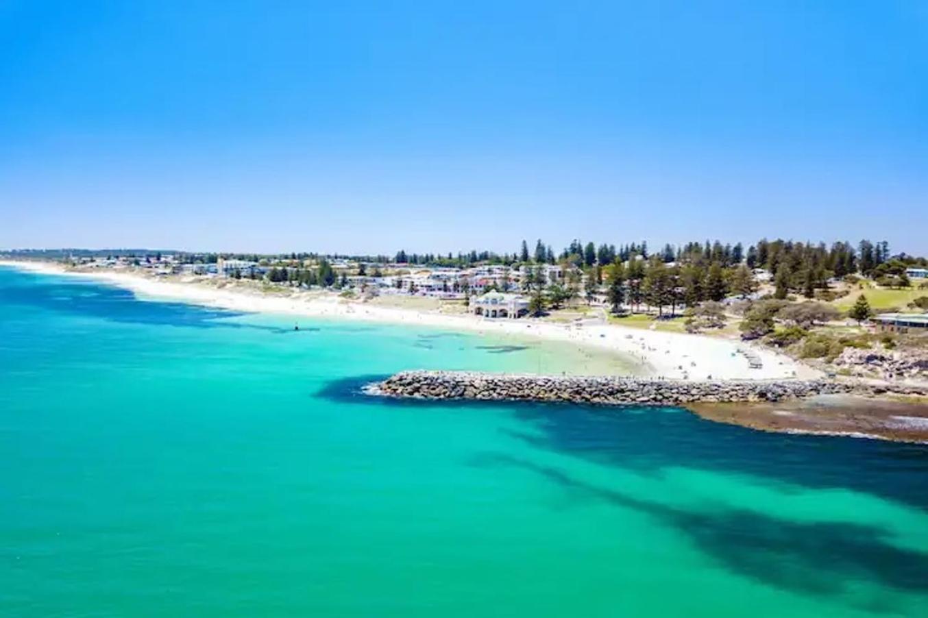 8 Cottesloe Steps To - Sleeps 3 Apartment *