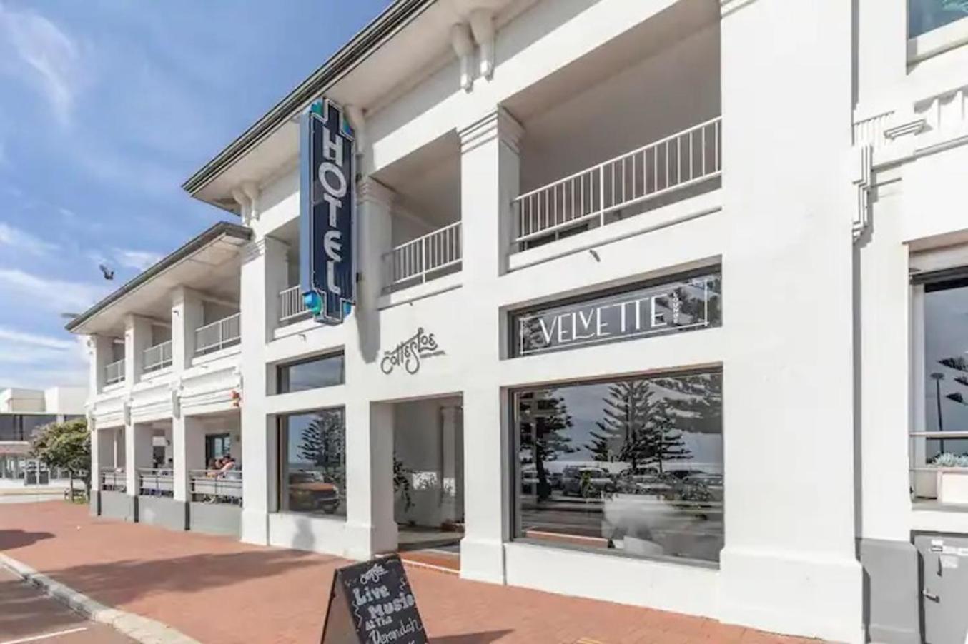 8 Cottesloe Steps To - Sleeps 3 Perth