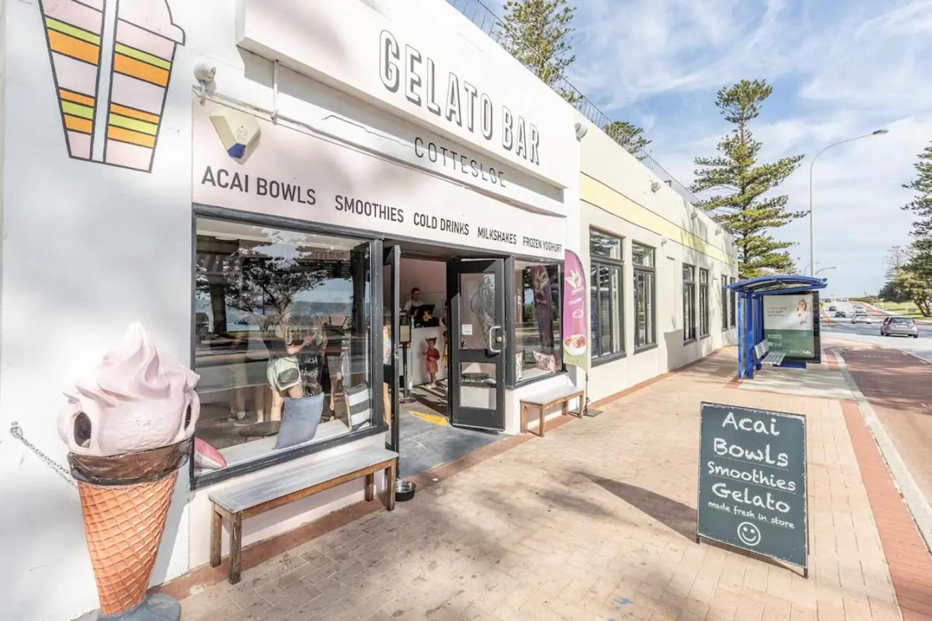 23 Cottesloe Steps To - Sleeps 3 No Wifi Apartment Perth