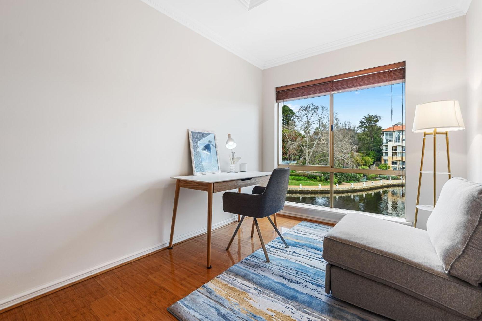 East Luxury Waterfront Retreat Holiday home *