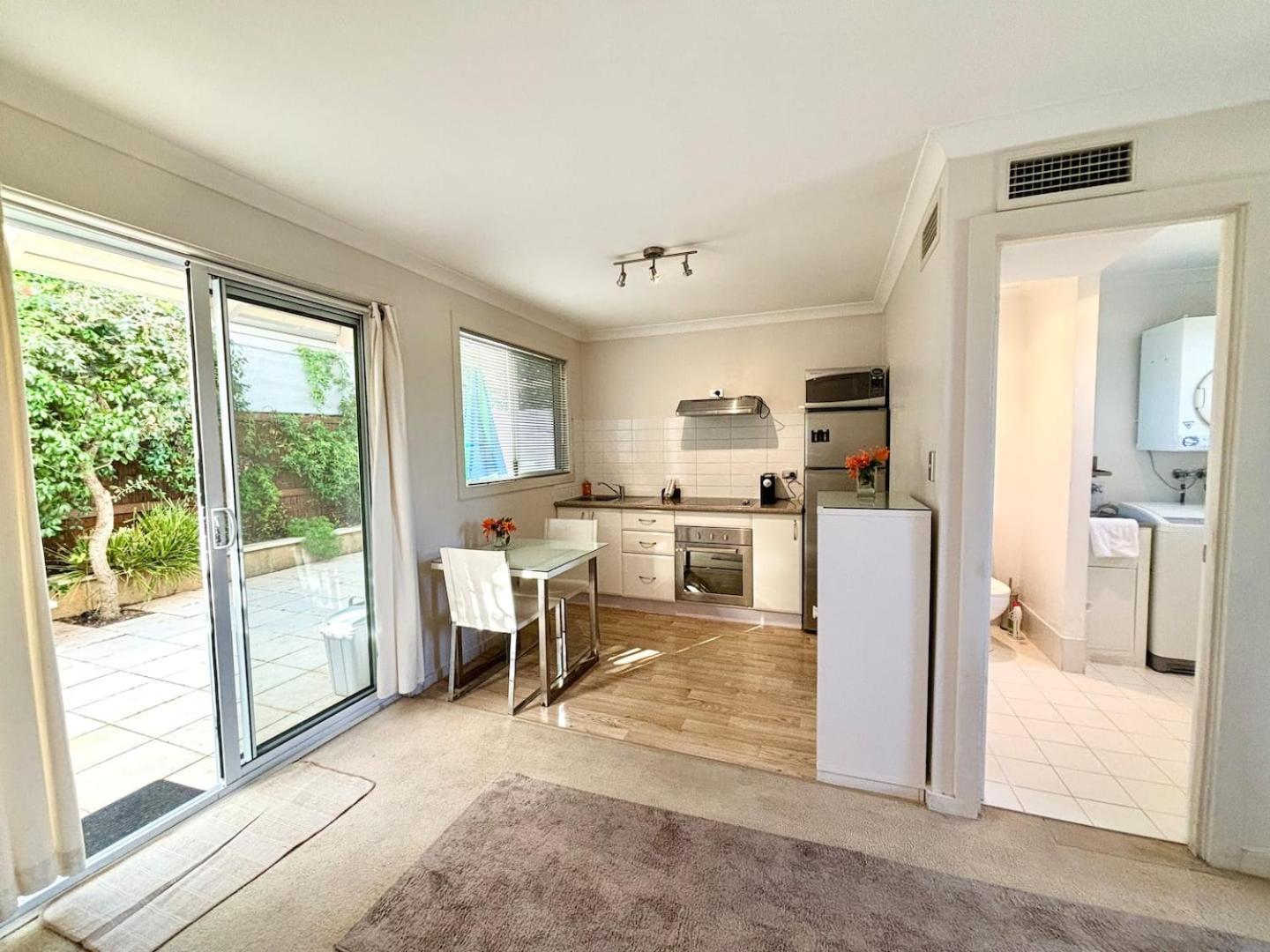 Urban Oasis Townhouse East Holiday home Perth