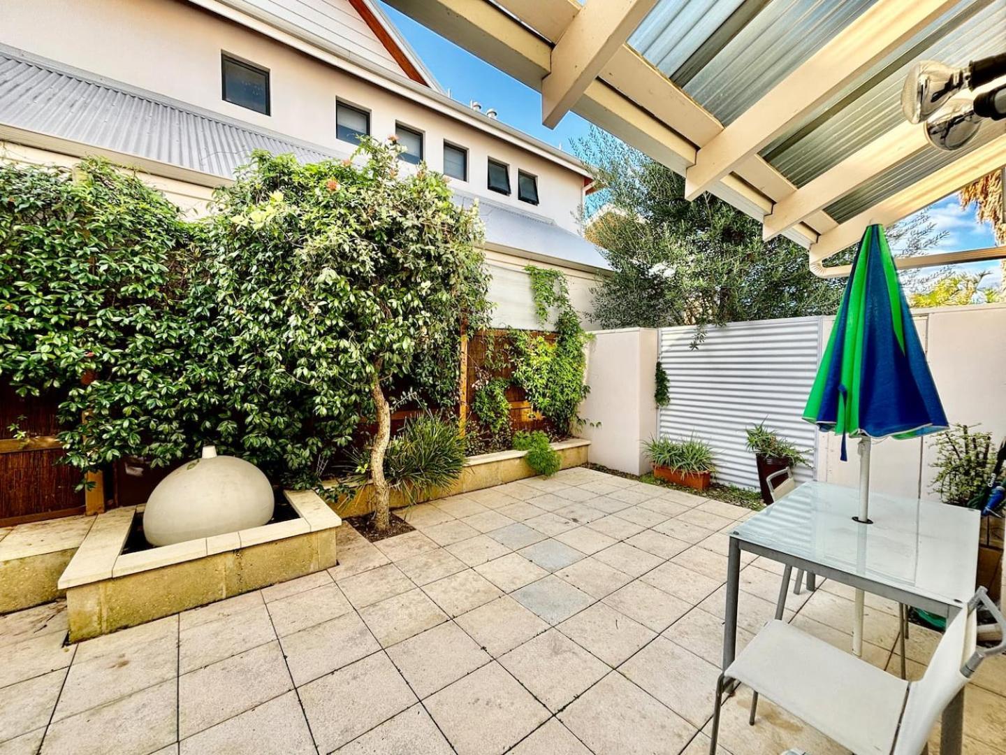 Holiday home Urban Oasis Townhouse East *