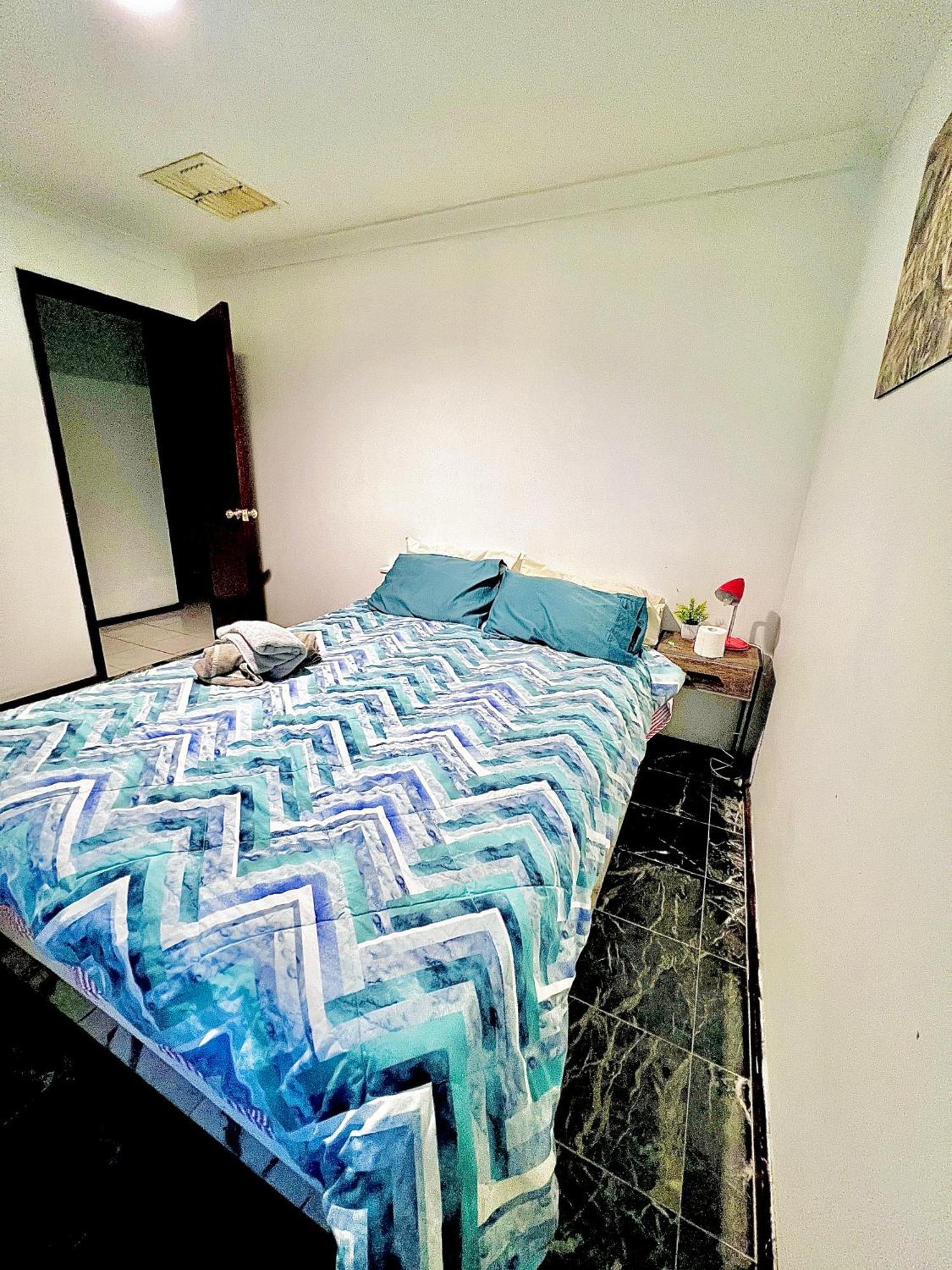 Long Term Fifo Queen Size Bedroom Near Sawn River City Fremantle University Guest house Perth