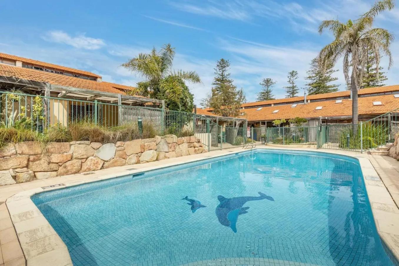 8 Cottesloe Steps To - Sleeps 3 * Perth