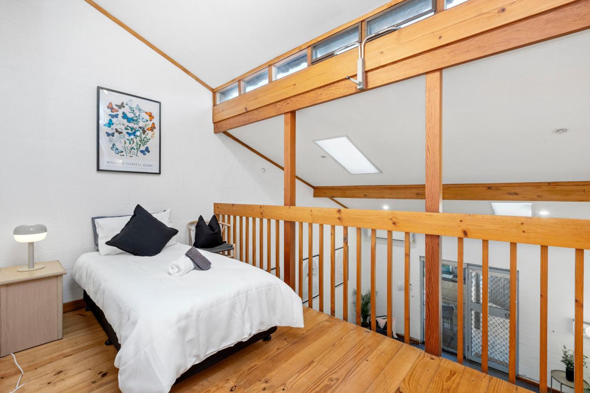 23 Cottesloe Steps To - Sleeps 3 No Wifi * Perth