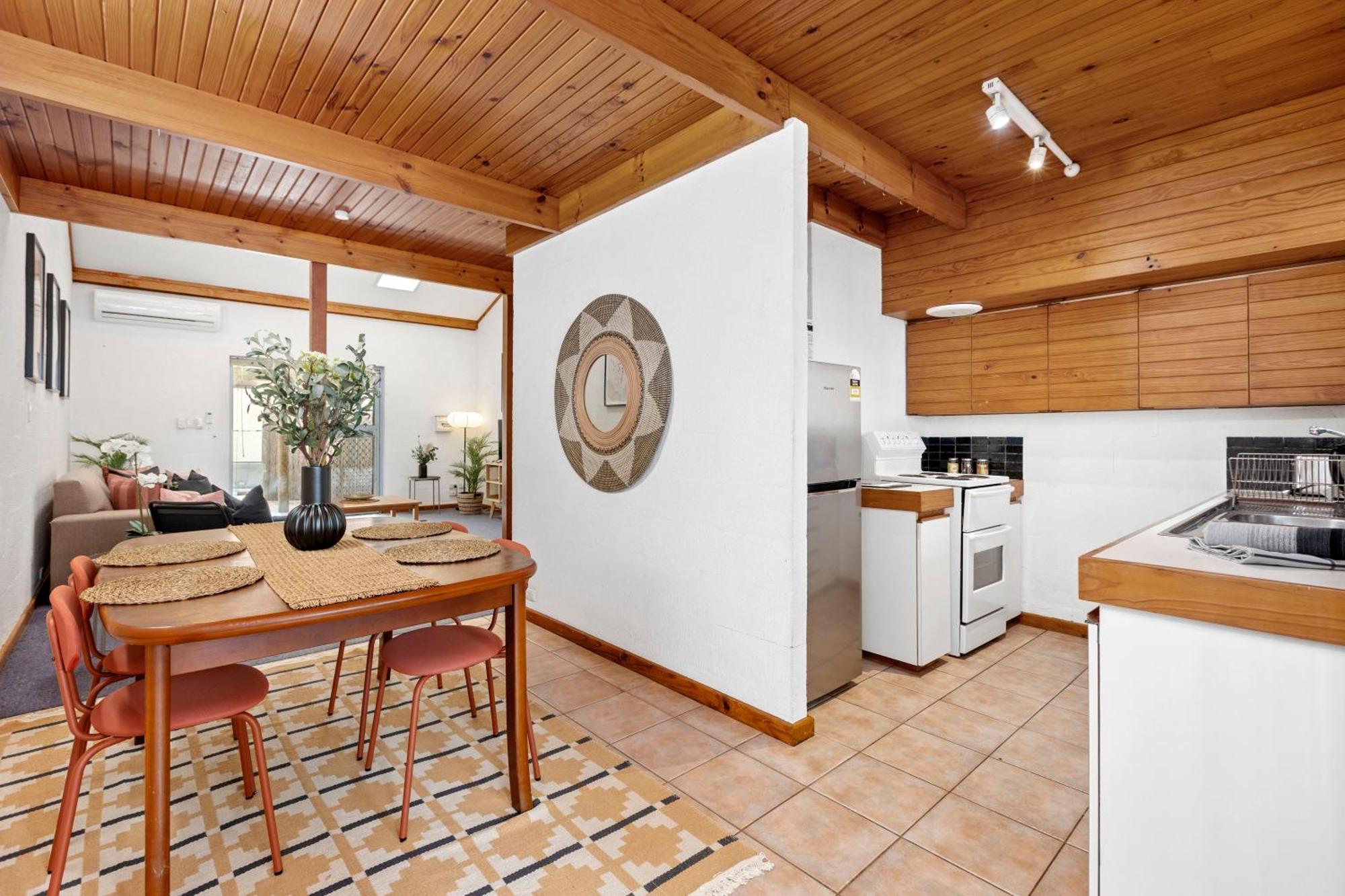 23 Cottesloe Steps To - Sleeps 3 No Wifi