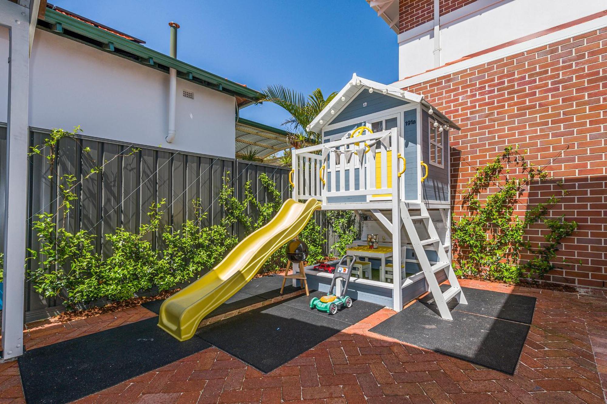 Cent191 - Timeless 3br, 2ba Federation Perth
