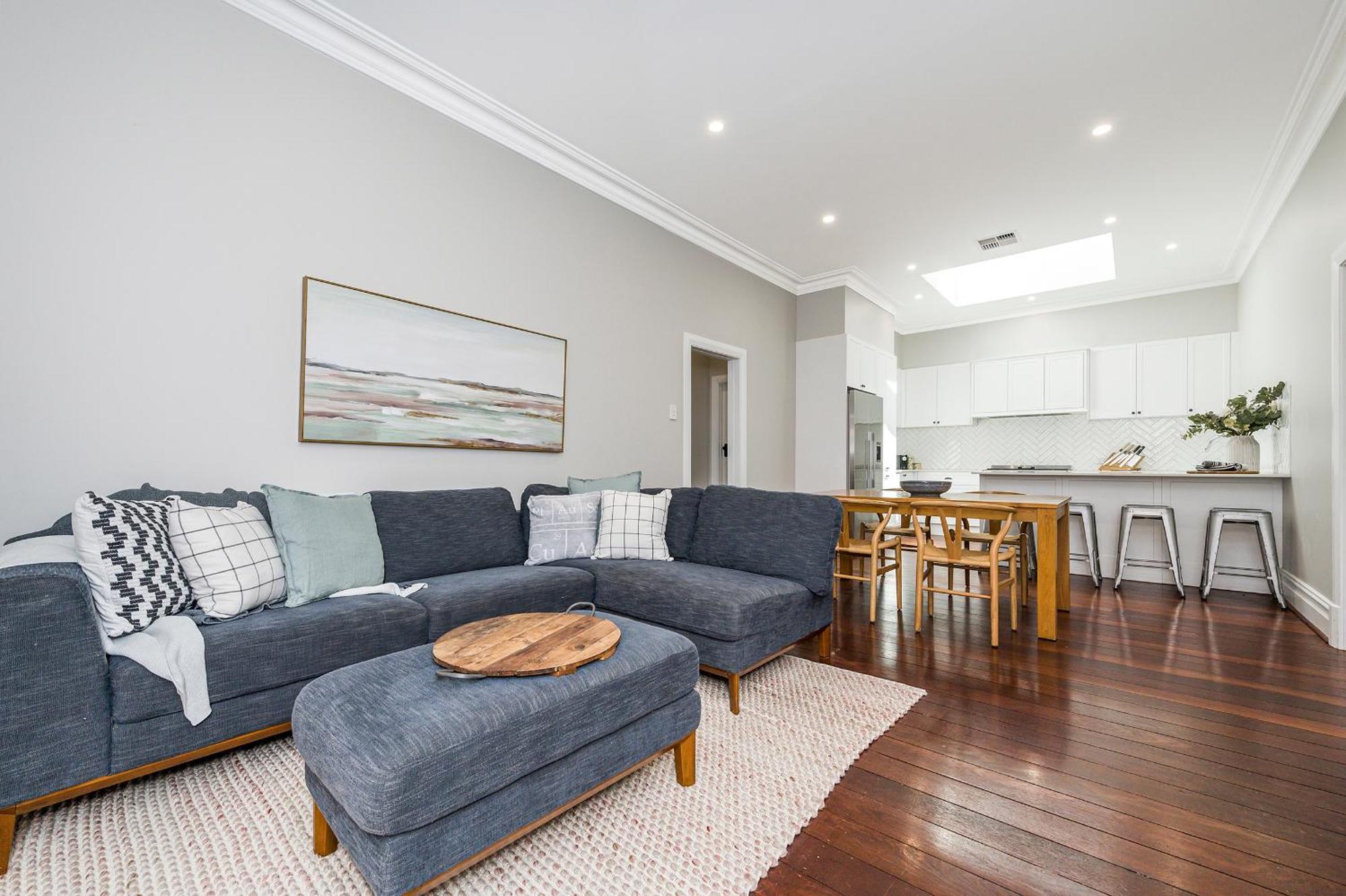 Cent191 - Timeless 3br, 2ba Federation Holiday home Perth
