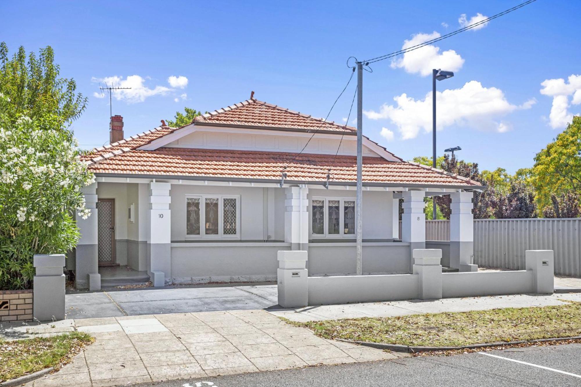 Elegant Art Deco Semi Detached 2-bed By Parks Holiday home