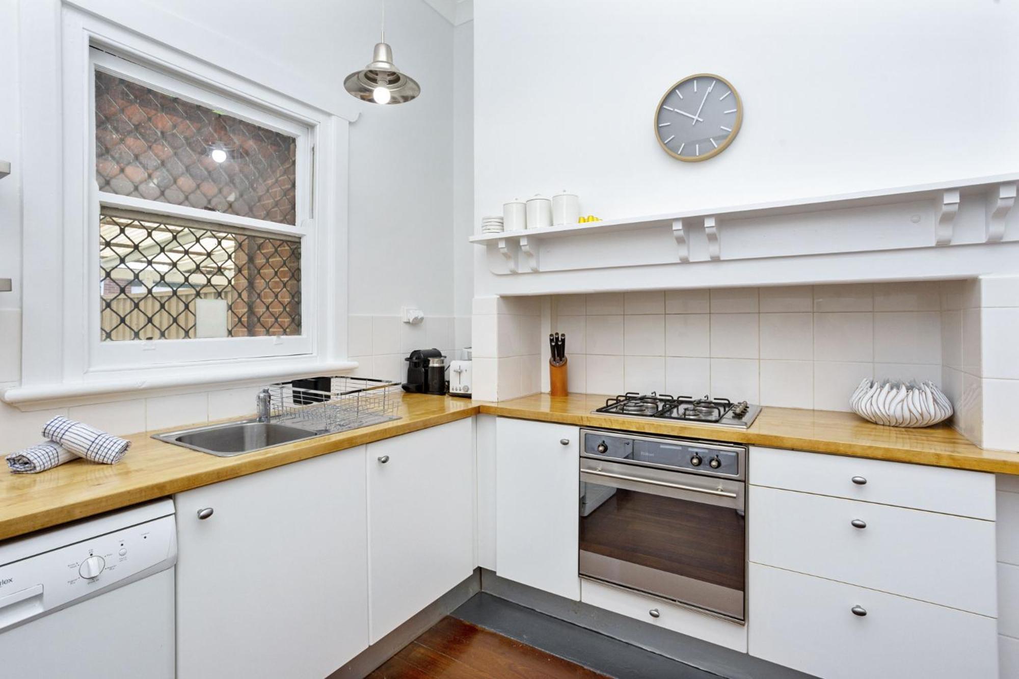 Holiday home Elegant Art Deco Semi Detached 2-bed By Parks