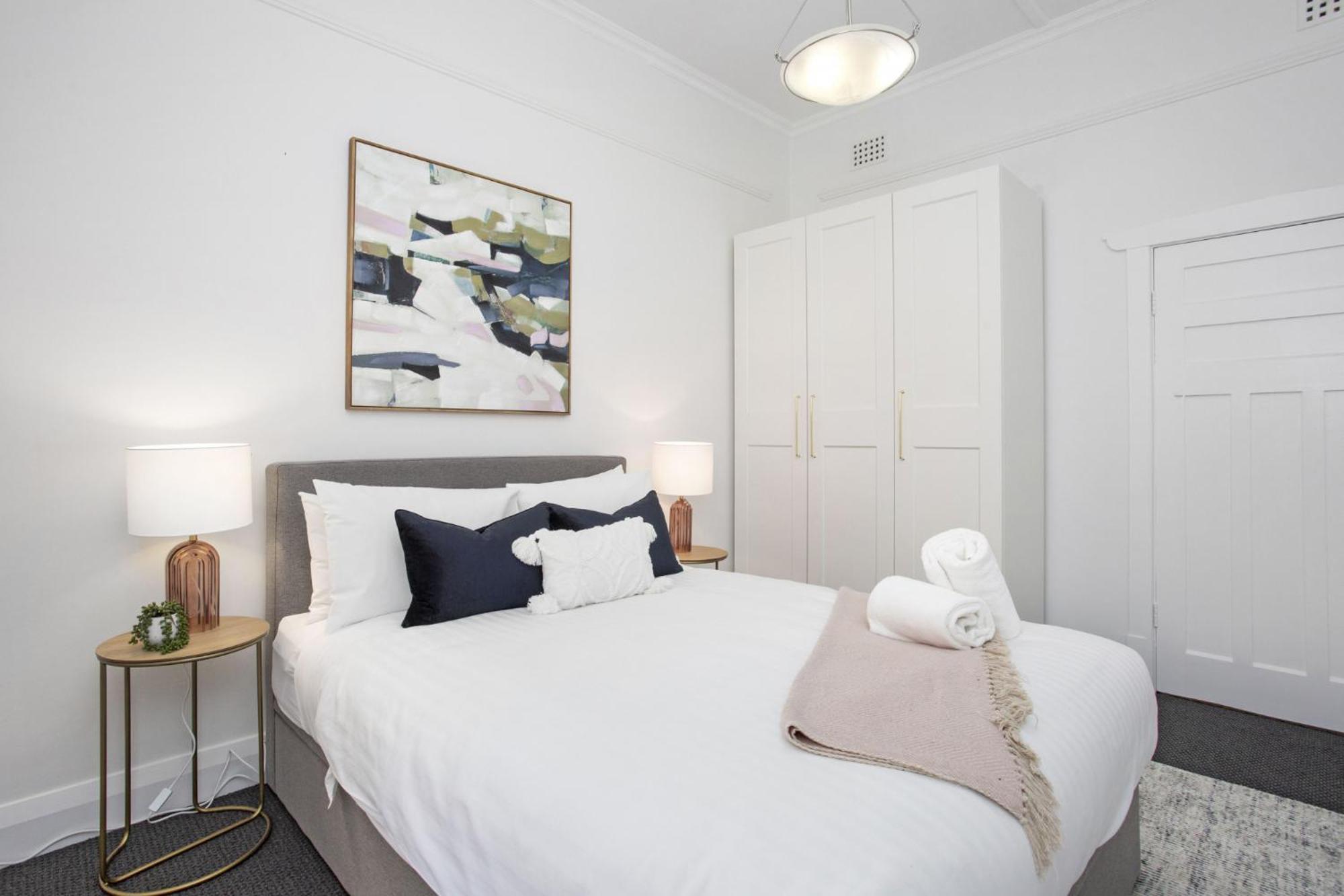 Elegant Art Deco Semi Detached 2-bed By Parks * Perth
