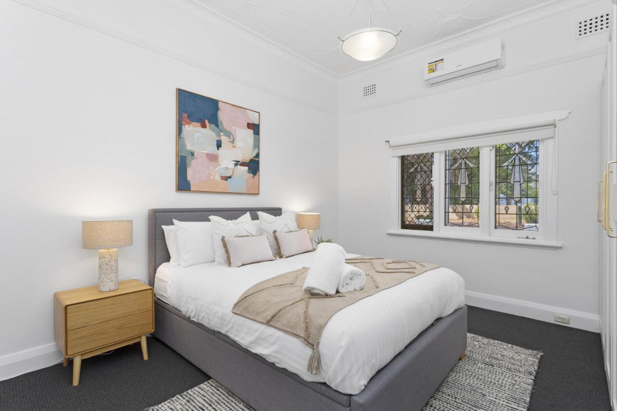 Elegant Art Deco Semi Detached 2-bed By Parks Perth