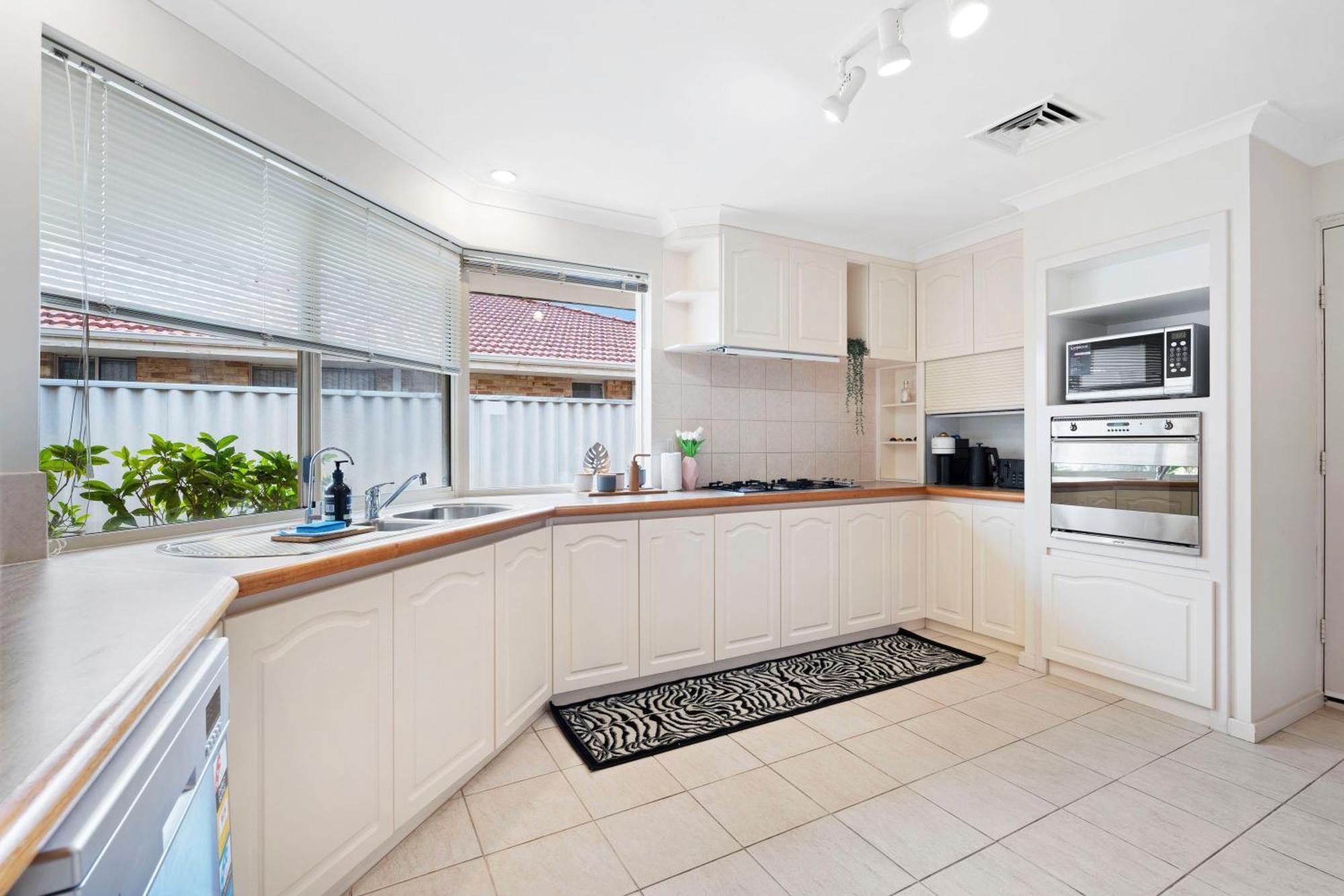 8 Flecker - Winthrop Mansion * Perth