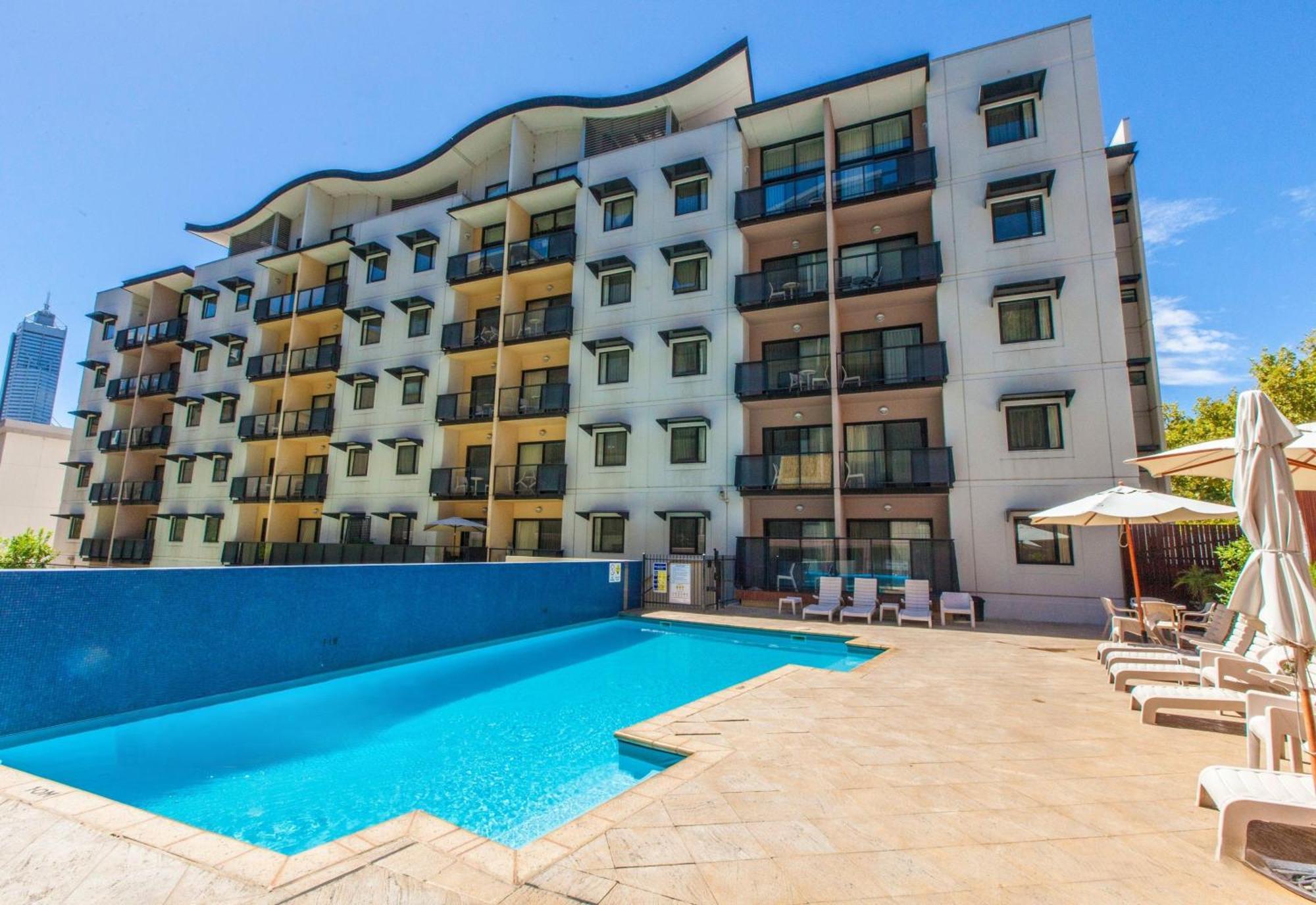 10 Relaxing Resortpkgpoolgym 2br2ba Apartment Perth