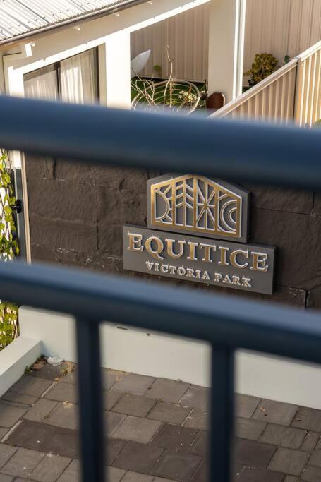 Equitice Autumn Moonlight Villa *
