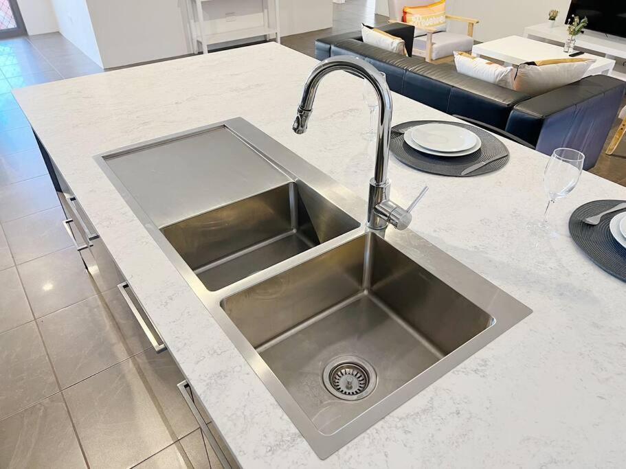 Luxury New Home-beach-cbd Park Perth
