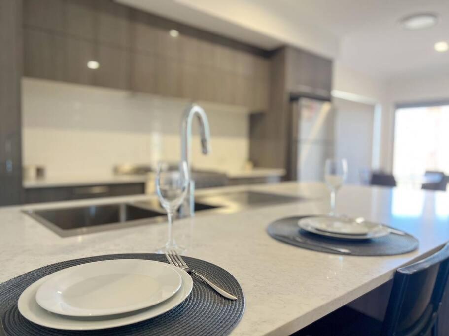 Luxury New Home-beach-cbd Park * Perth