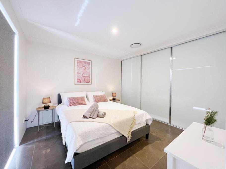 Luxury New Home-beach-cbd Park Apartment *