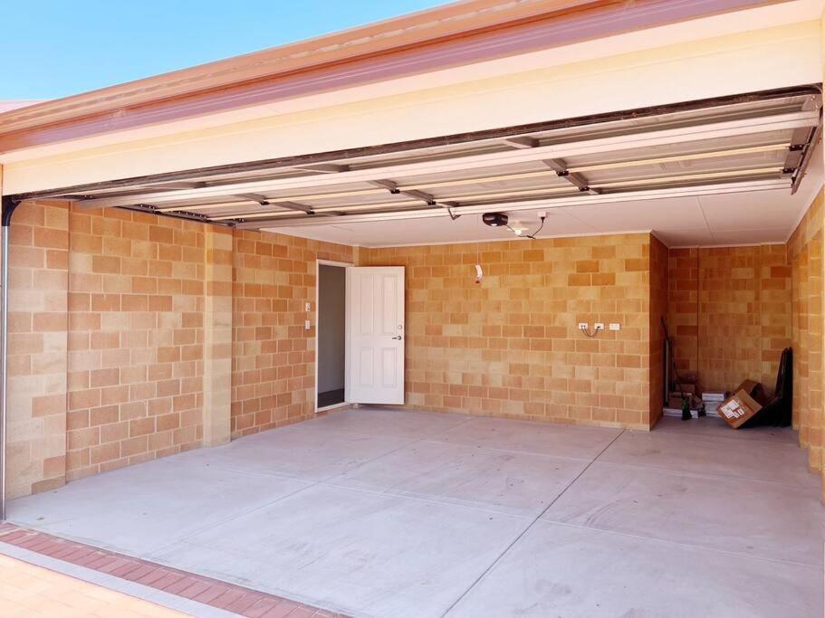 Luxury New Home-beach-cbd Park Apartment