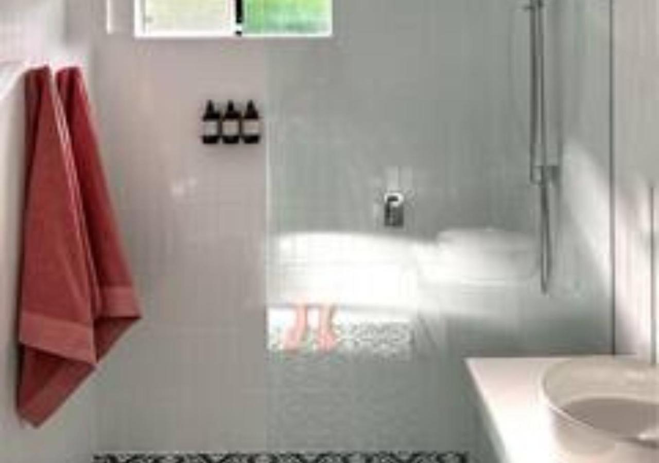 Between The And The Sea W/ King Size Bed Bed & Breakfast *