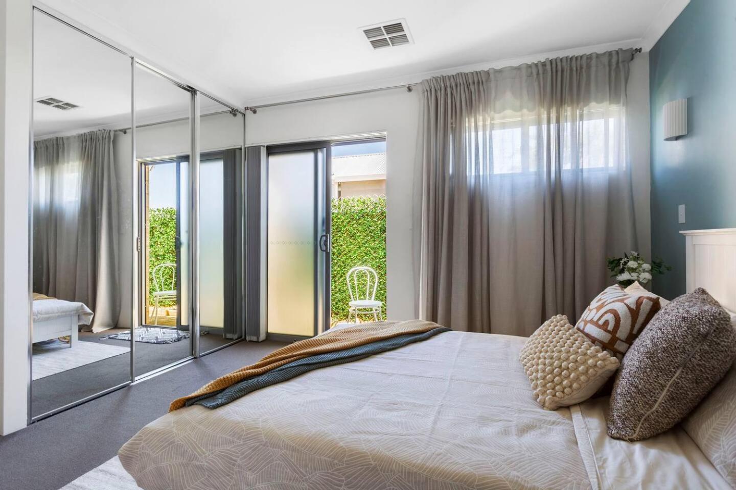 Bliss Stylish Retreat-spa & Prime Location