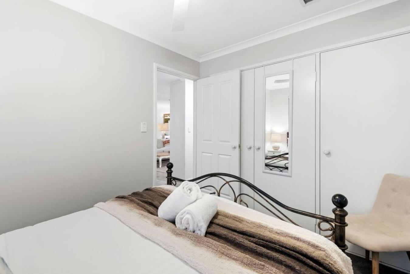 Apartment Coastal Retreat Modern In Scarborough