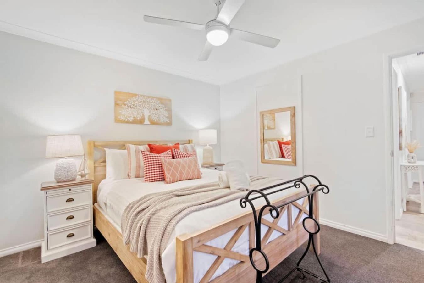 Apartment Coastal Retreat Modern In Scarborough *