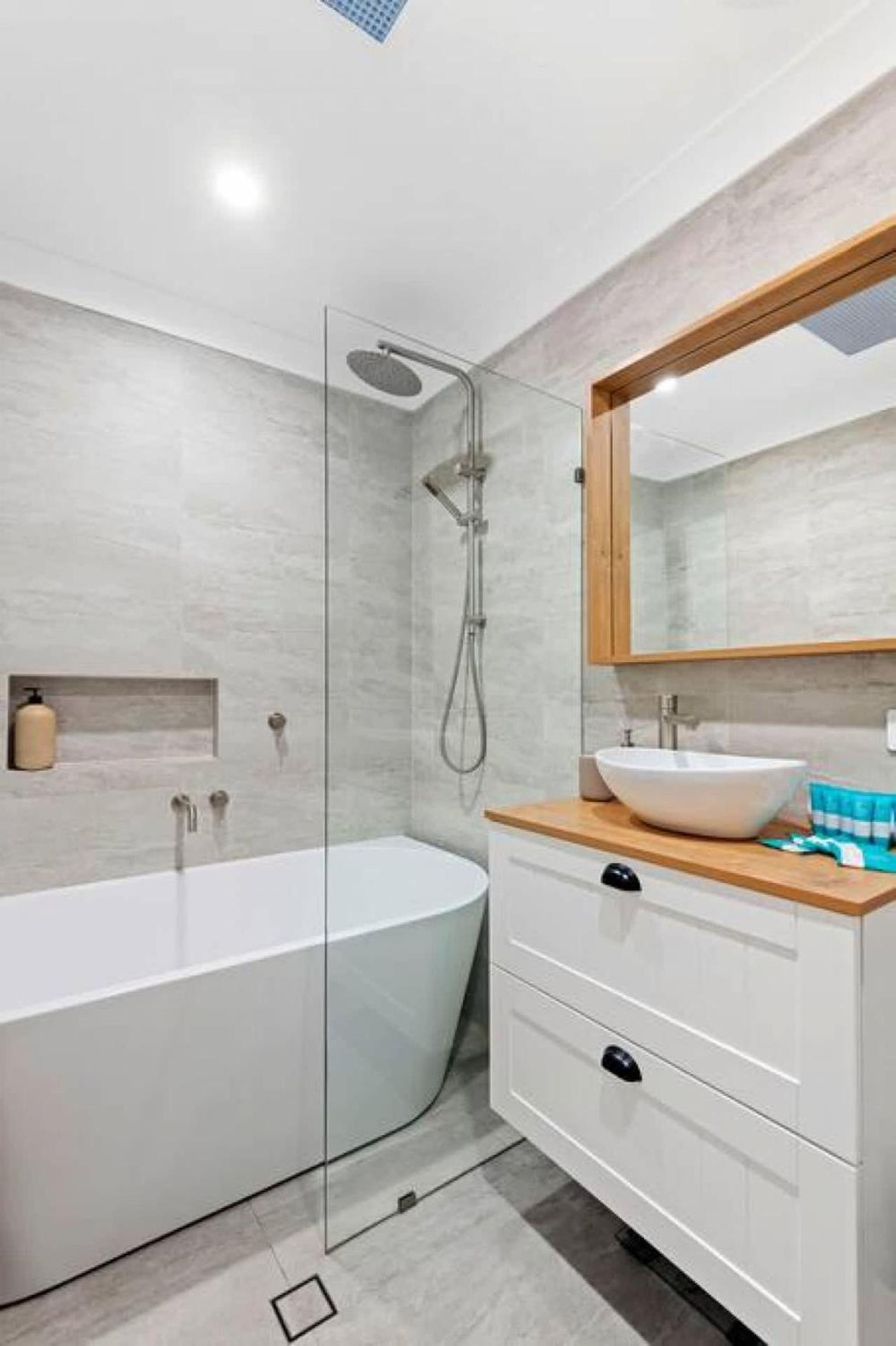 Apartment Coastal Retreat Modern In Scarborough Perth