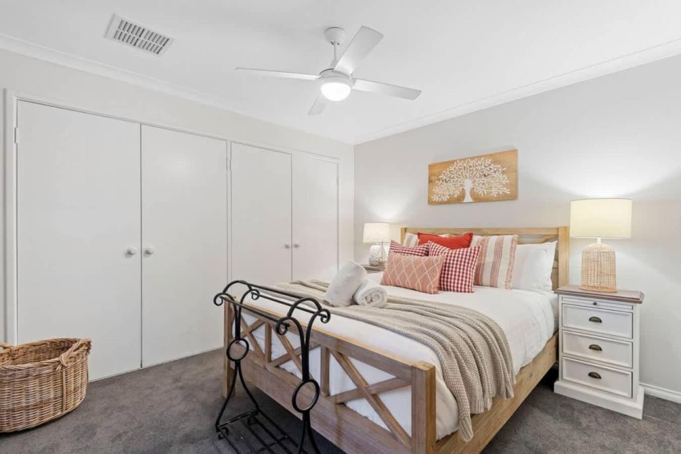 Apartment Coastal Retreat Modern In Scarborough
