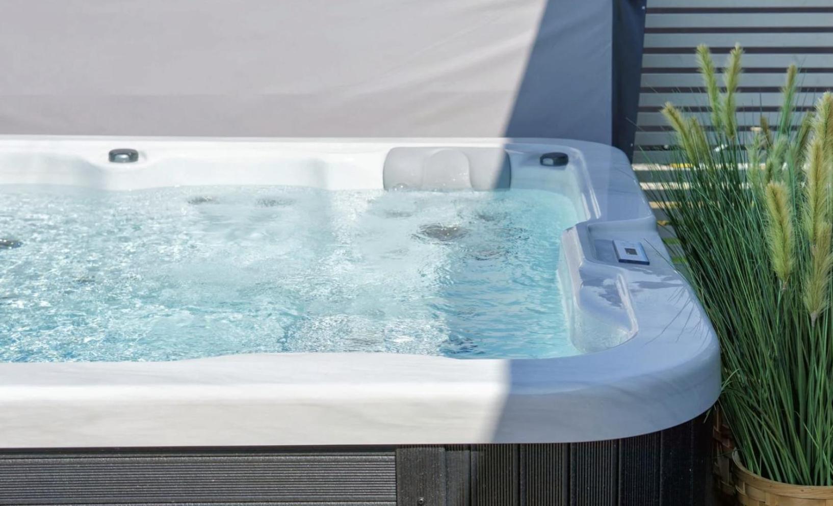 Bliss Stylish Retreat-spa & Prime Location Holiday home