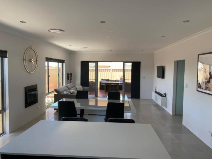 Luxury & Gives It Holiday home *