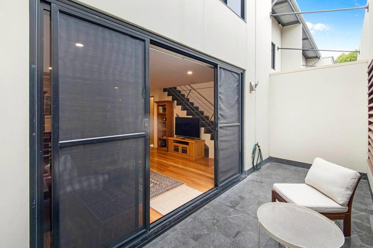 Apartment Contemporary Subi With Amenities *