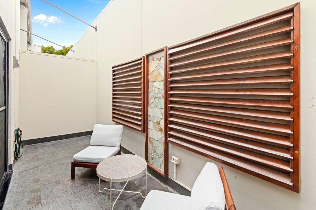 Contemporary Subi With Amenities Apartment