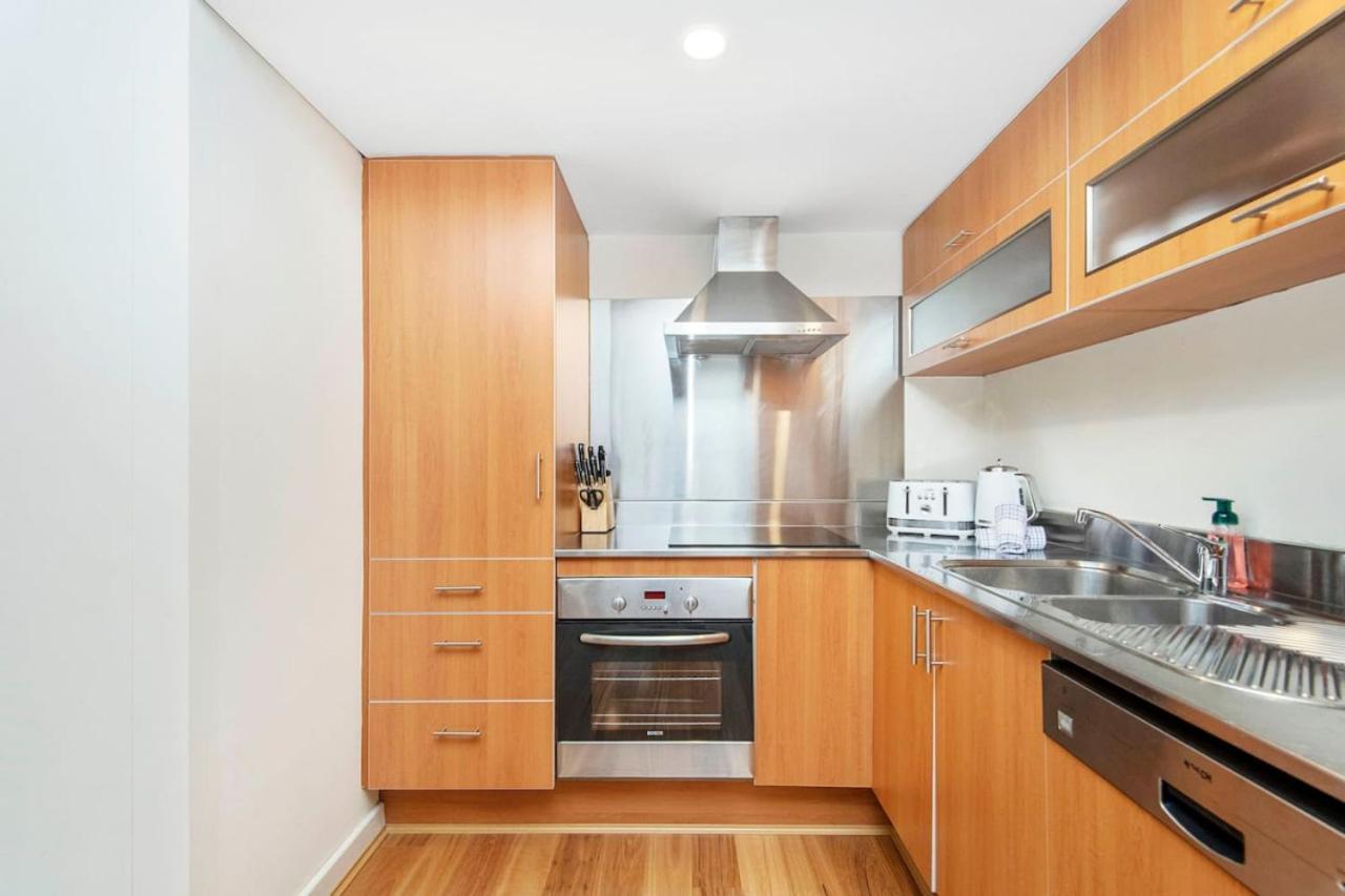 Contemporary Subi With Amenities Apartment Perth