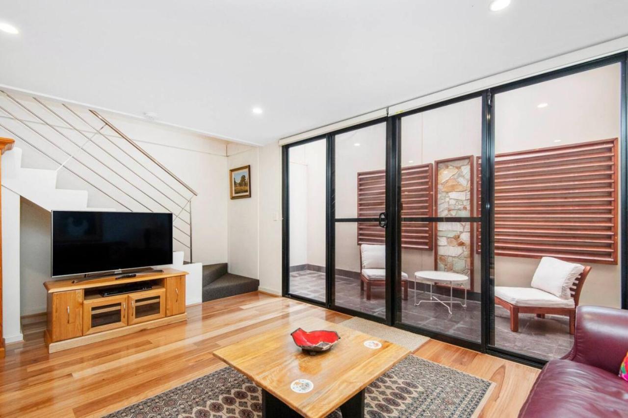 Contemporary Subi With Amenities * Perth