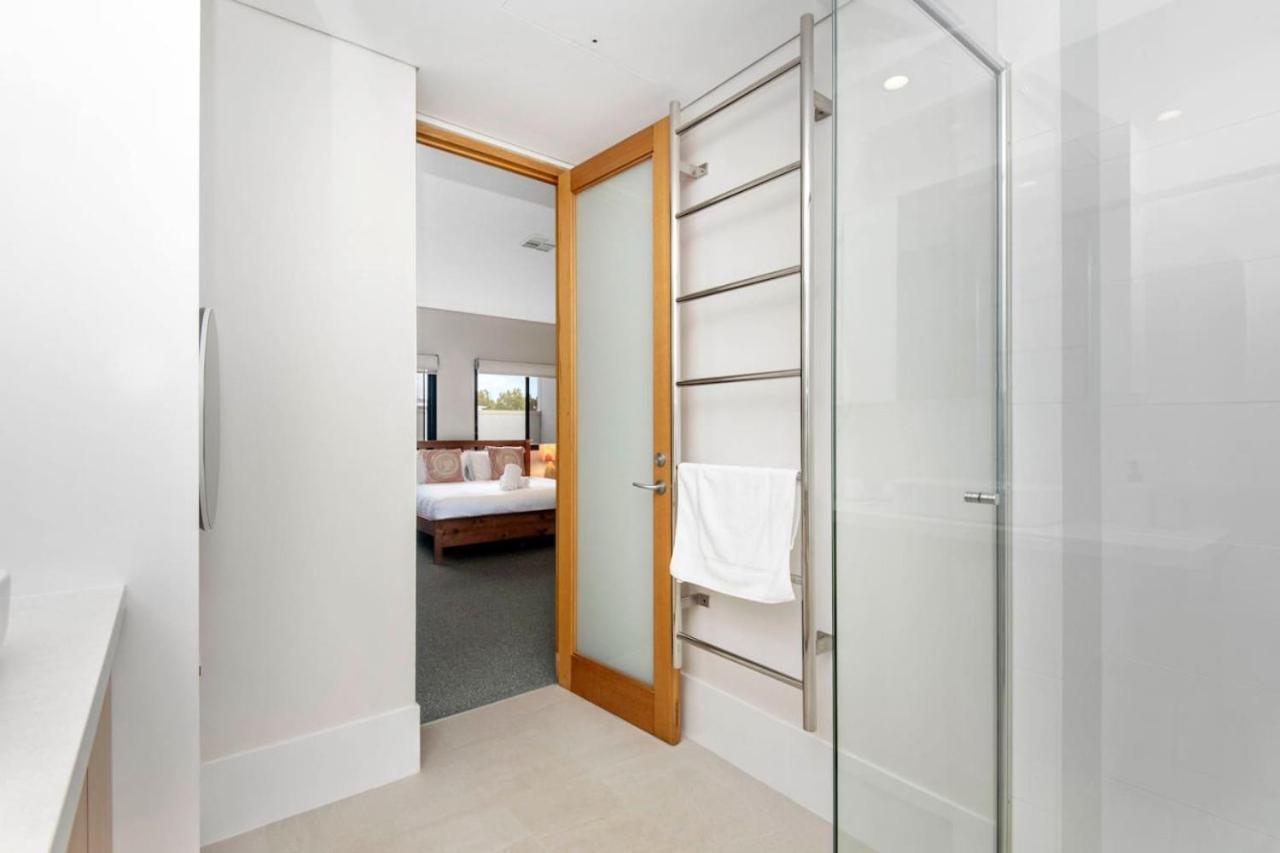 Contemporary Subi With Amenities Apartment *