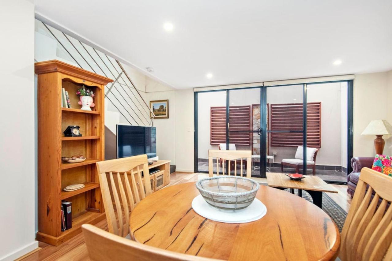 Apartment Contemporary Subi With Amenities Perth
