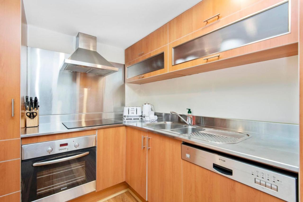 Contemporary Subi With Amenities Perth