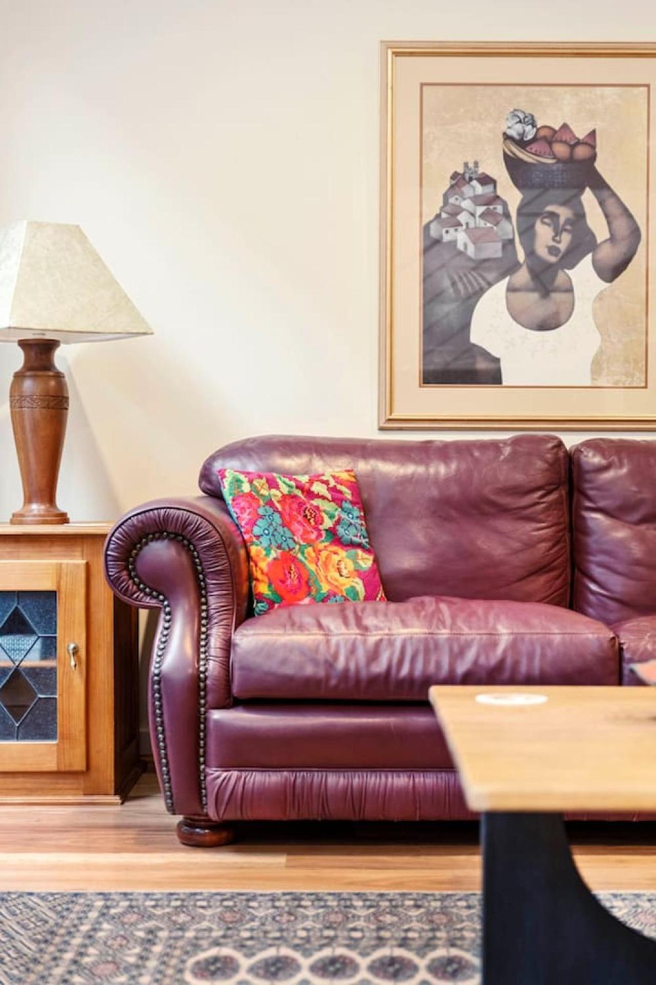 Contemporary Subi With Amenities Apartment *