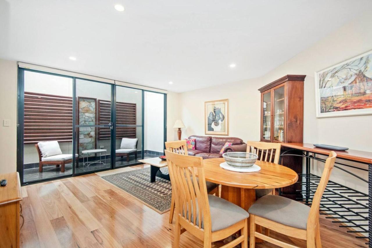 Apartment Contemporary Subi With Amenities *