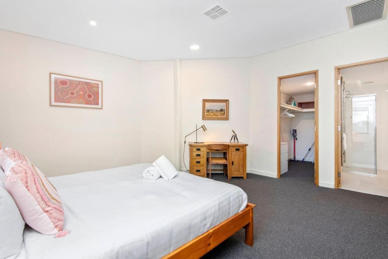 Contemporary Subi With Amenities