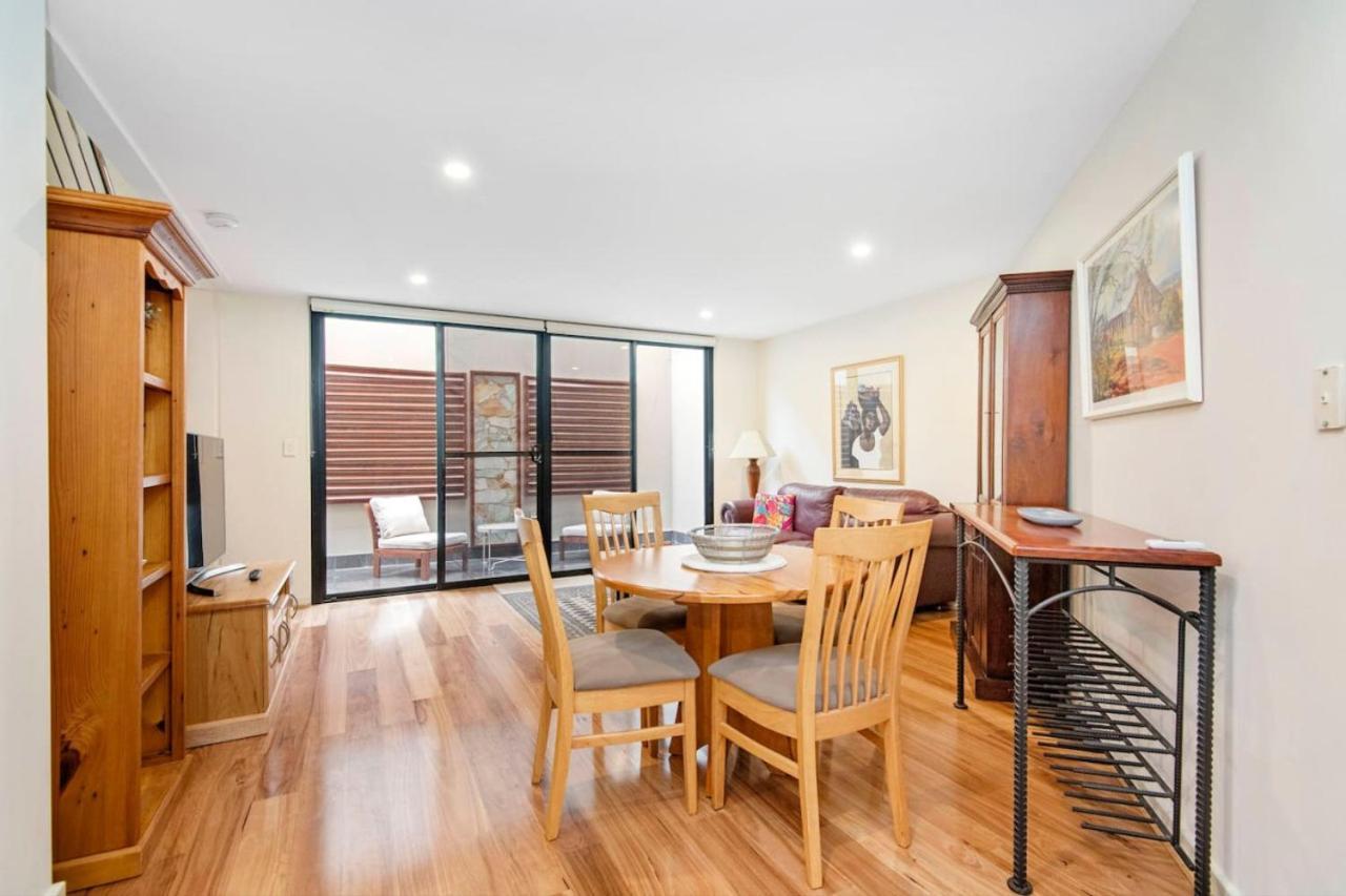 Contemporary Subi With Amenities Apartment *