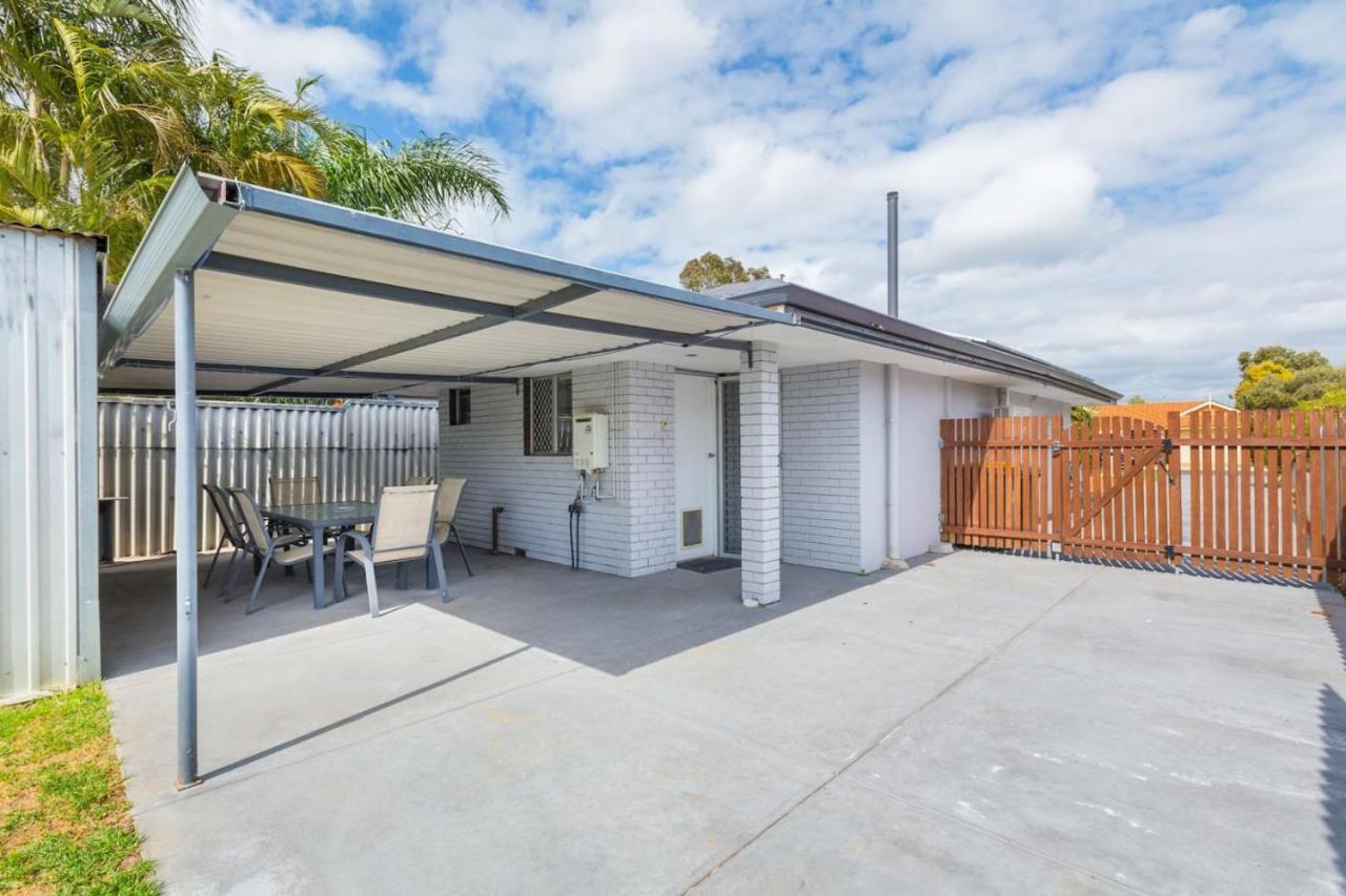 The Perfect Family Escape Modern Huge Backyard *